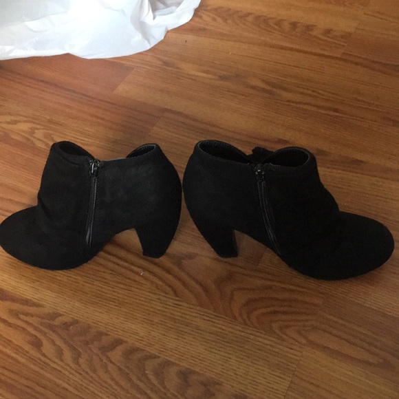 Pretty Black Heels 🎀 - Picture 5 of 8
